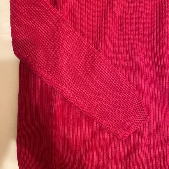 Fuchsia crewneck sweater with ribbed detail. - Picture 3 of 3